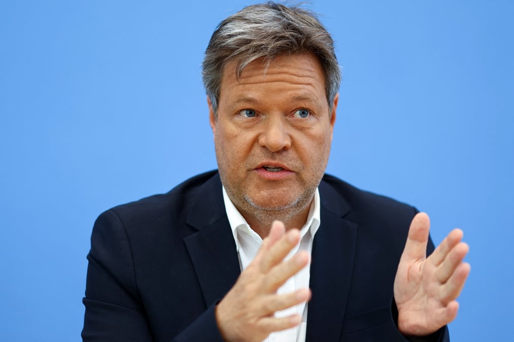 Le ministre allemand de l'economie robert habeck lors d'une conference de presse