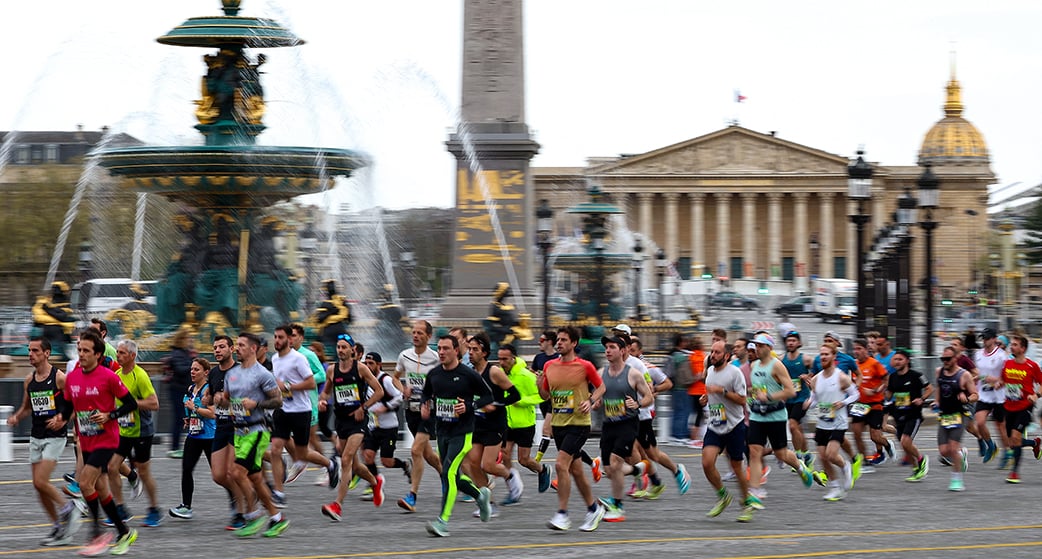 Près de 55 000 inscrits s'élanceront sur la ligne de départ, le dimanche 13 avril 2025, pour une nouvelle édition du marathon de Paris.