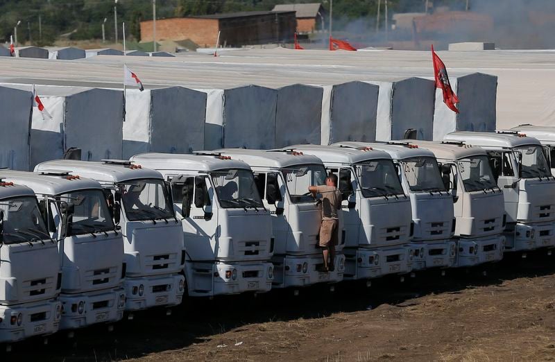 Inspection du convoi d'aide humanitaire russe en Ukraine