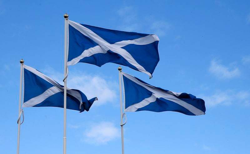 Pour et contre l'indépendance de l'Ecosse au coude-à-coude