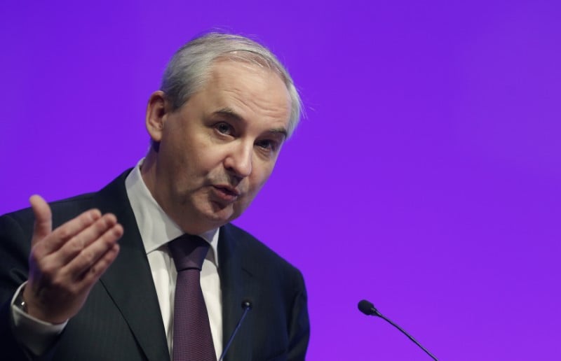 Francois perol quitte ses fonctions a la tete de bpce