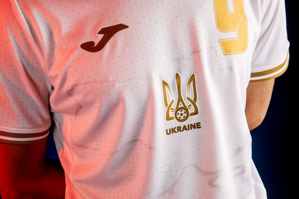 Football: le nouveau maillot de l'ukraine provoque la colere de moscou