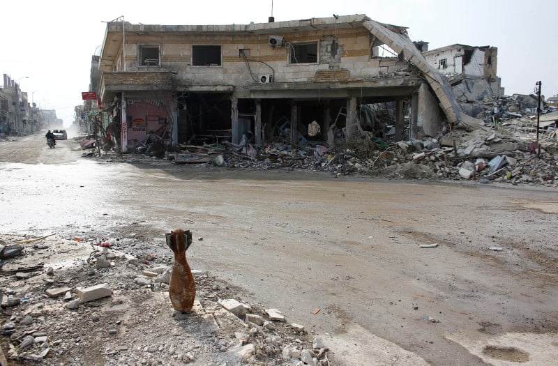 La coalition menee par les etats-unis poursuit ses frappes pres de kobani en syrie
