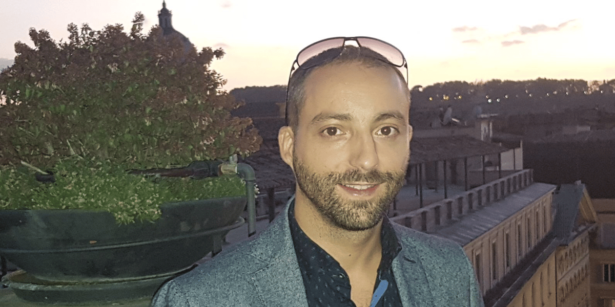 Vincent Gallot consulte ses mails plusieurs fois par jour pendant ses vacances.