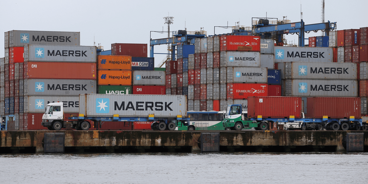 Des conteneurs Maersk dans le port de Santos, au Brésil