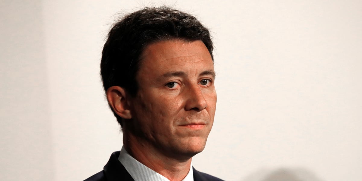 À trente jours du scrutin, cette annonce laisse un peu plus le champ libre à Anne Hidalgo, candidate à sa réélection et donnée en tête du premier tour.