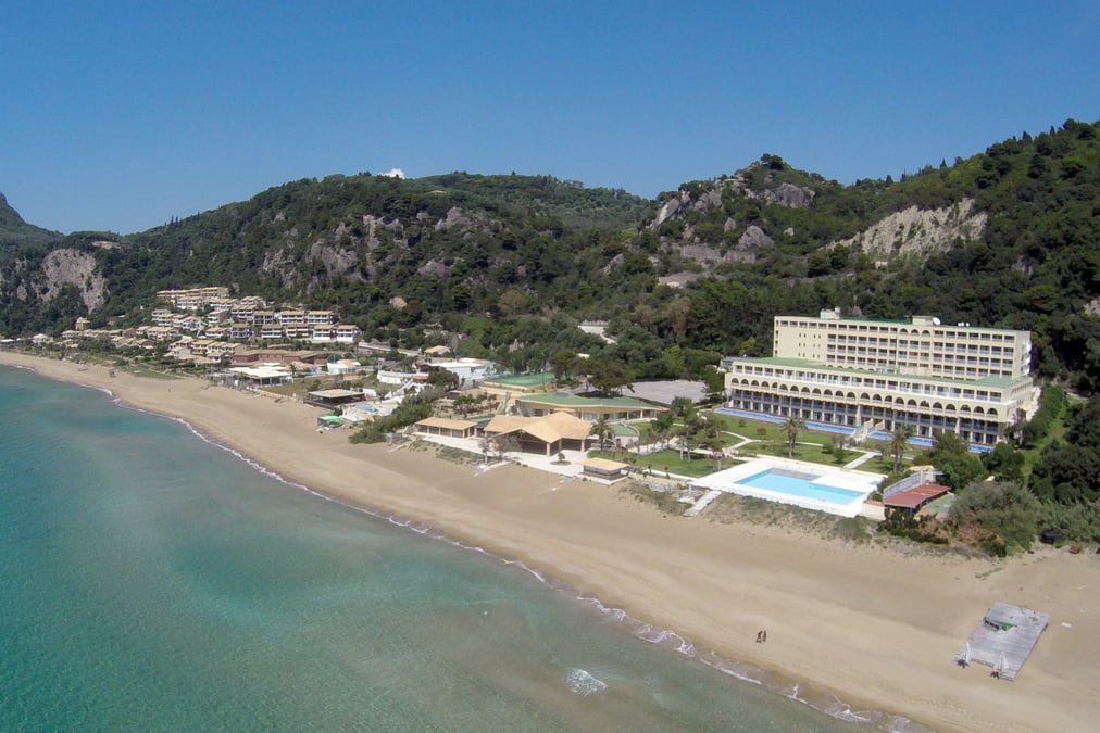 La grece espere accueillir des touristes en juillet, les hoteliers pessimistes