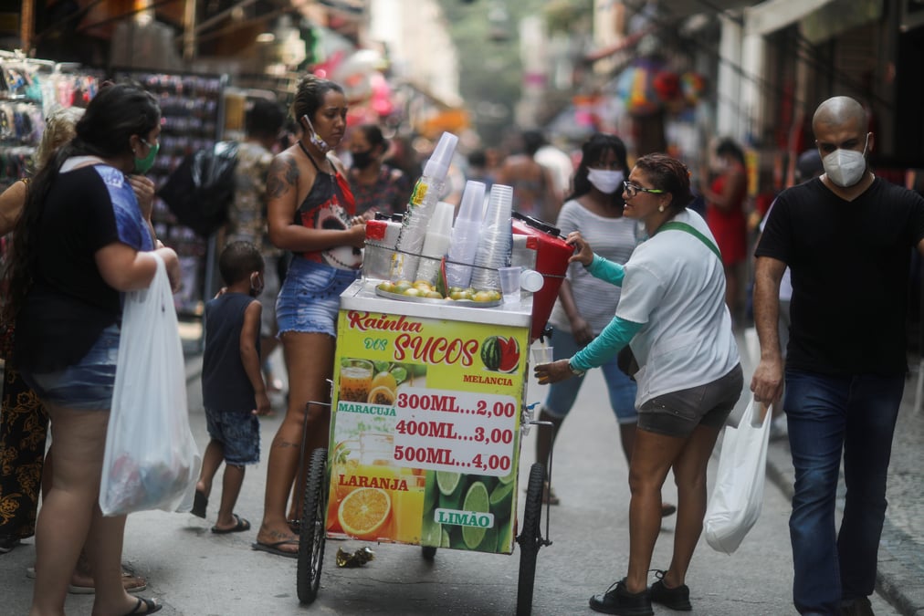 Coronavirus: pres de 500 deces supplementaires au bresil