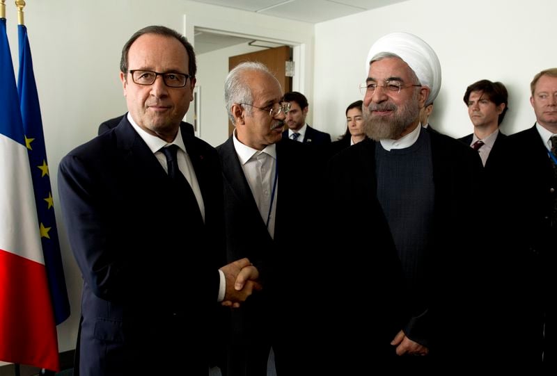Hollande demande à Rohani des mesures concrètes sur le nucléaire