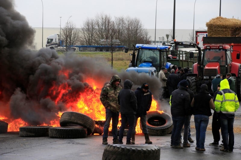 Les agriculteurs poursuivent leurs actions
