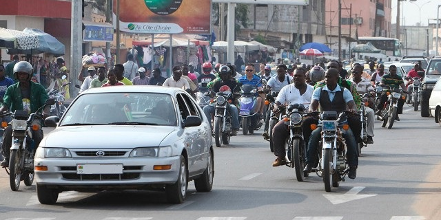 Lomé Togo Circulation trafic ville urbain motos