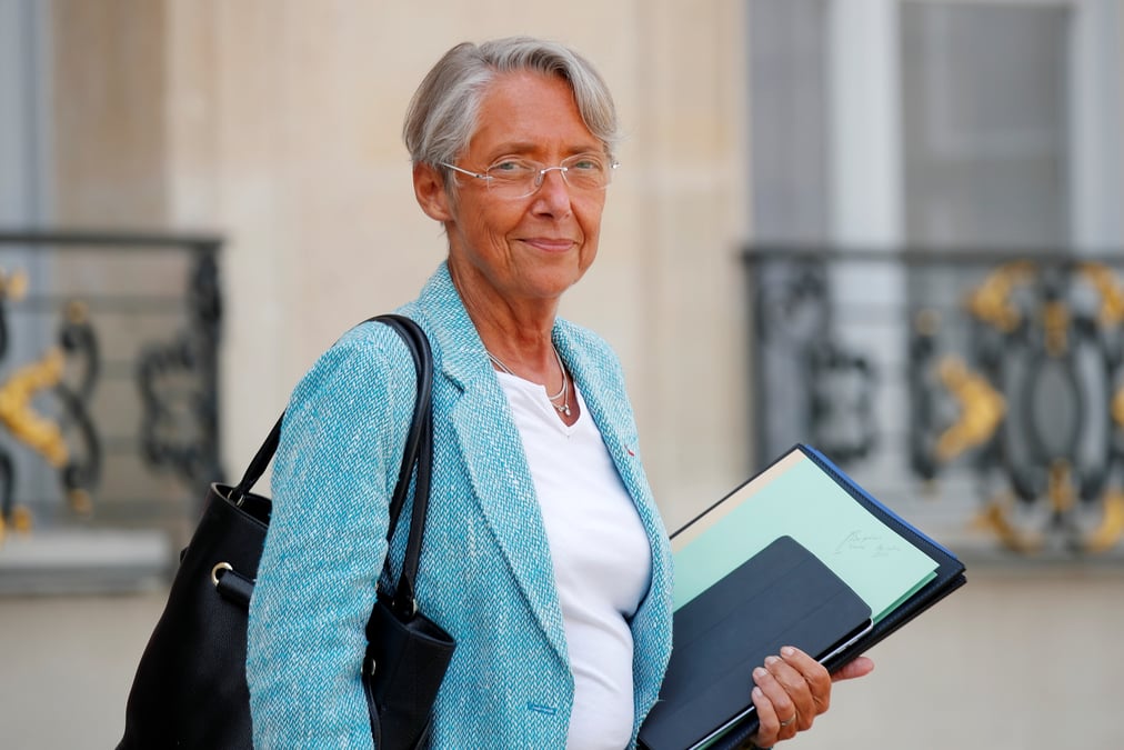 Le smic sera augmente de 0,99% au 1er janvier, dit elisabeth borne