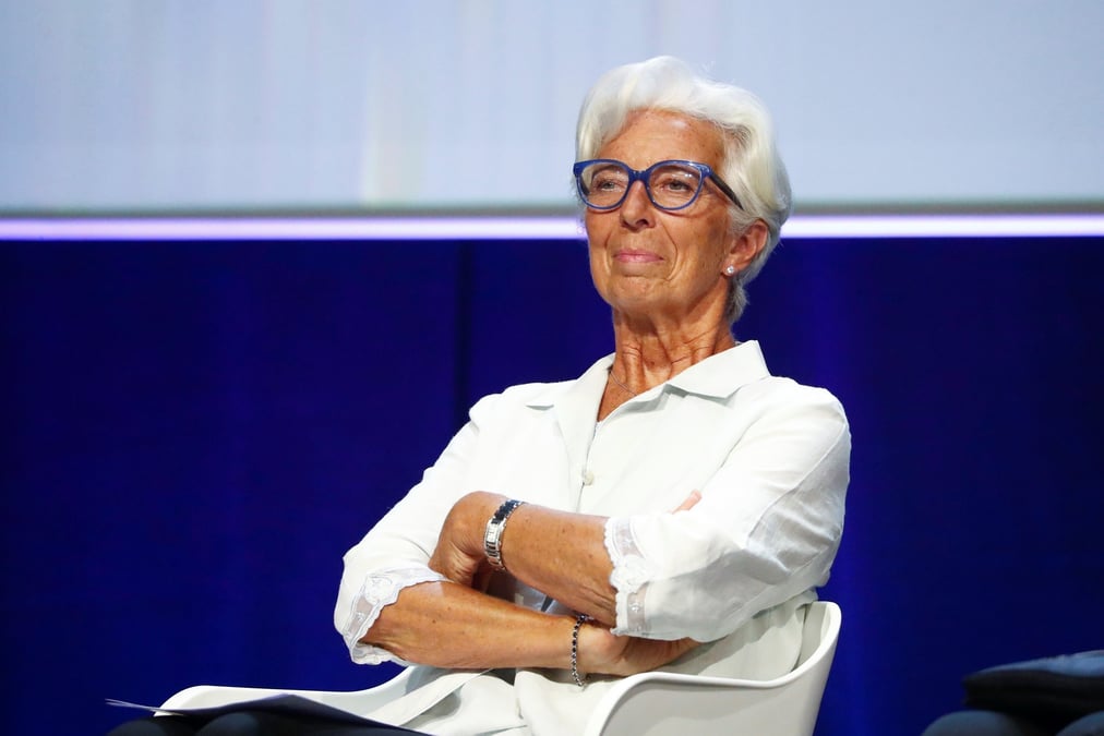L'economie de la zone euro se redresse plus rapidement que prevu, declare lagarde