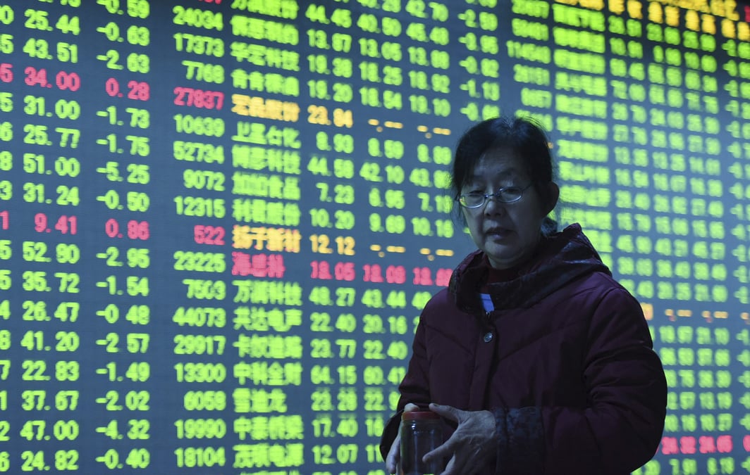Nouvelle baisse des bourses chinoises malgre un yuan stable
