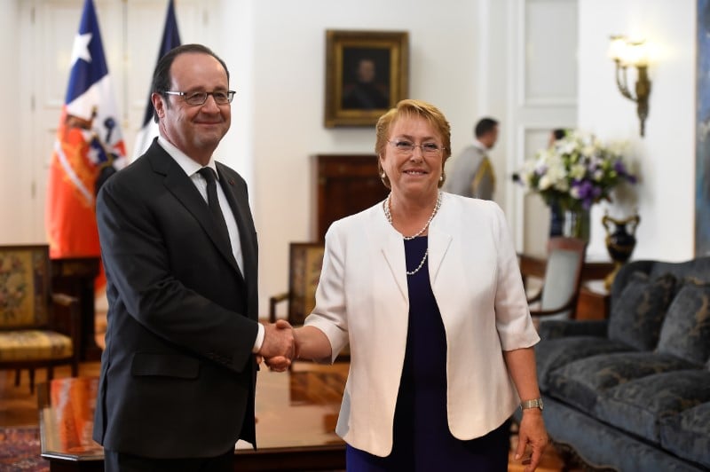 Le protectionnisme, "pire des reponses", dit hollande au chili