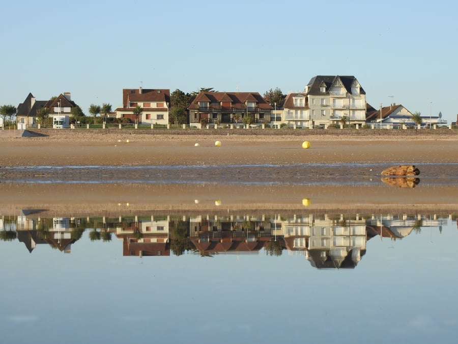 Merville Franceville