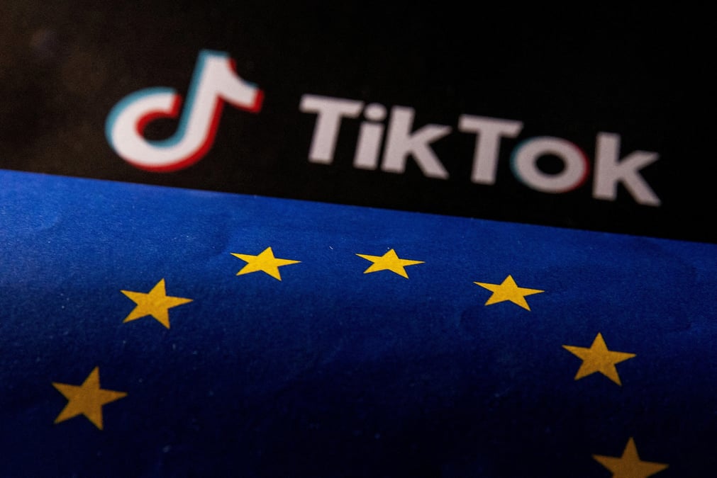 Le logo de tiktok et le drapeau europeen