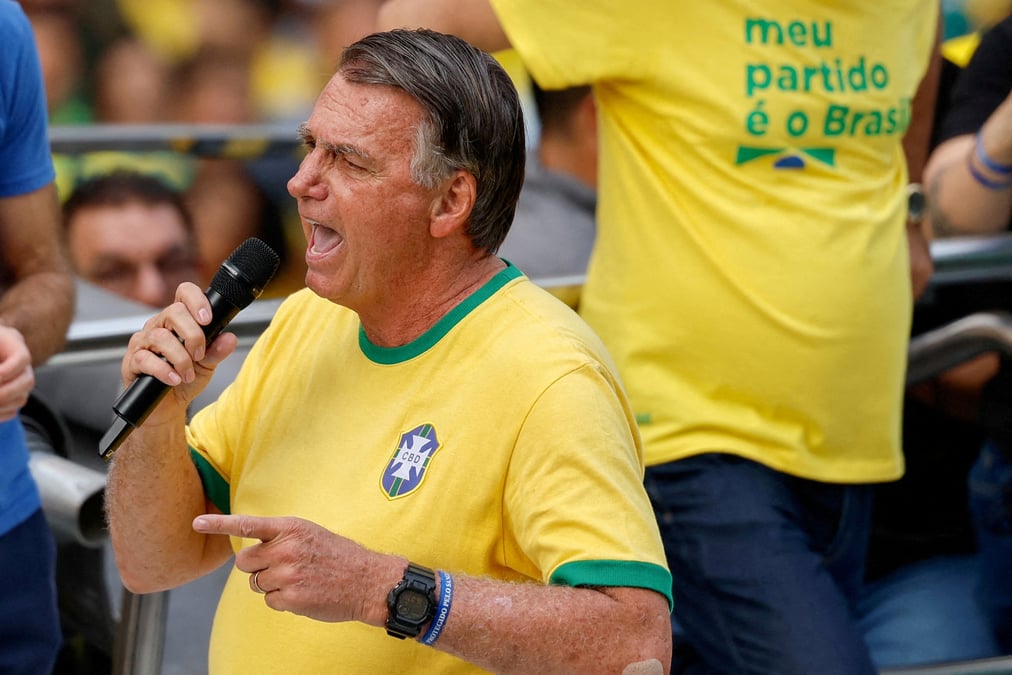 L'ancien president bresilien jair bolsonaro lors d'une manifestation