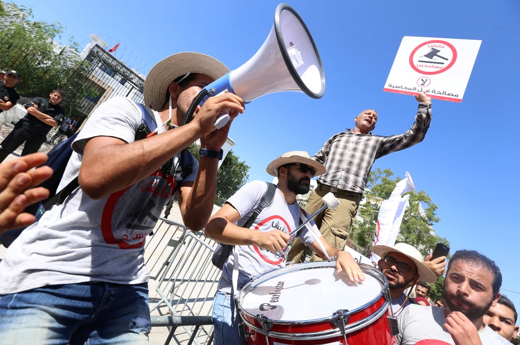 La possible amnistie pour les corrompus sous ben ali fait debat