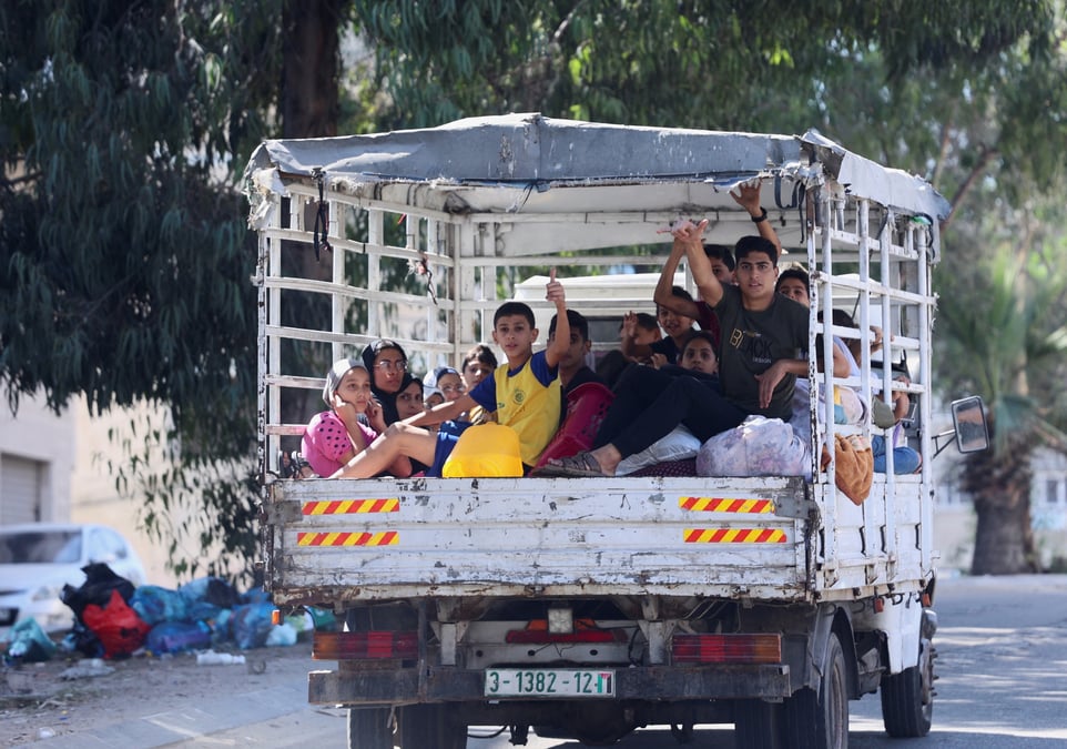 Les palestiniens fuient leurs maisons, a gaza