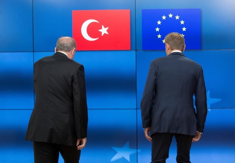 La turquie hostile a la suspension des discussions avec l'ue