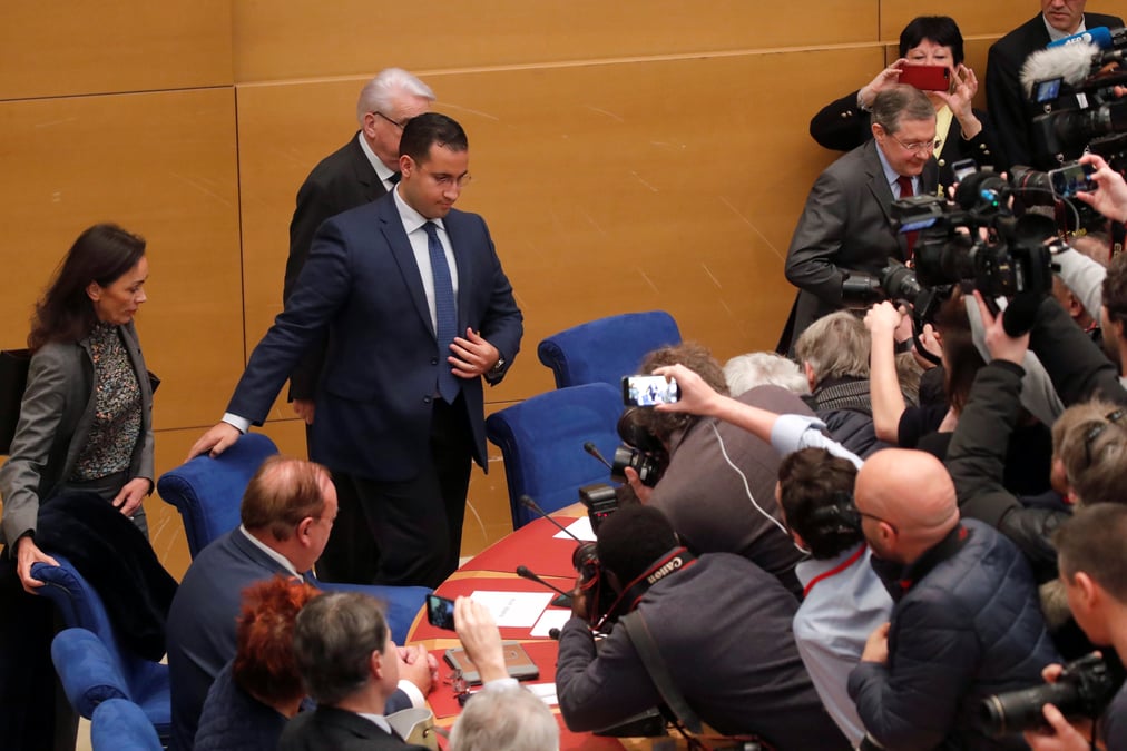 Peine symbolique pour le couple a l'origine de l'affaire benalla