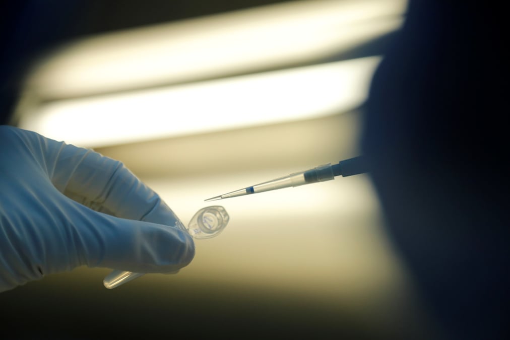 Les scientifiques inquiets de l'autorisation d'un vaccin russe
