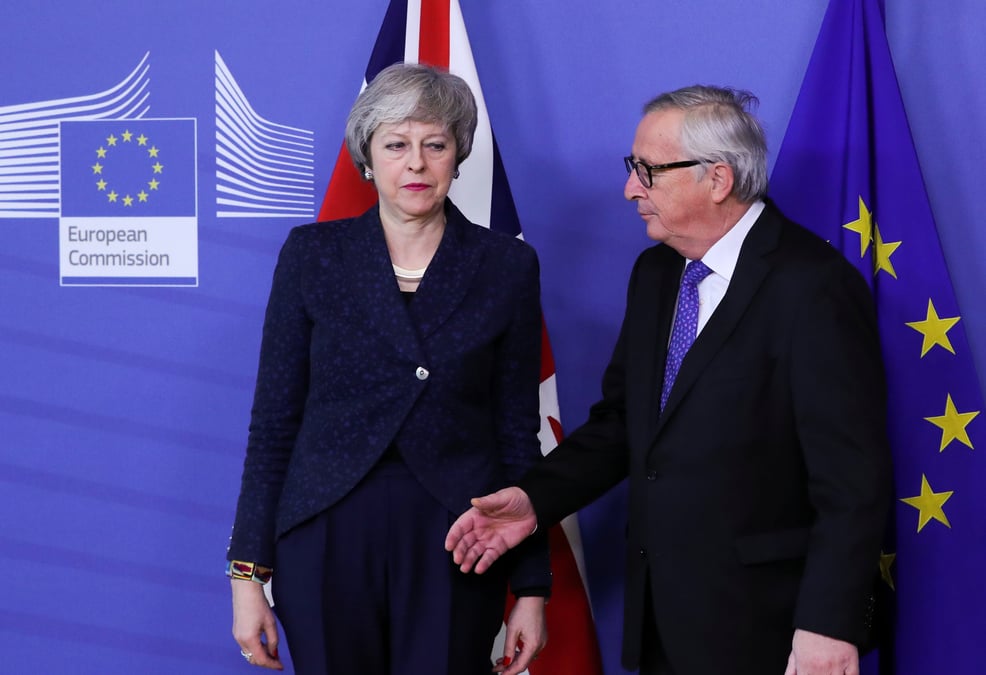 Brexit: l'ue veut voir may saisir la main tendue de jeremy corbyn