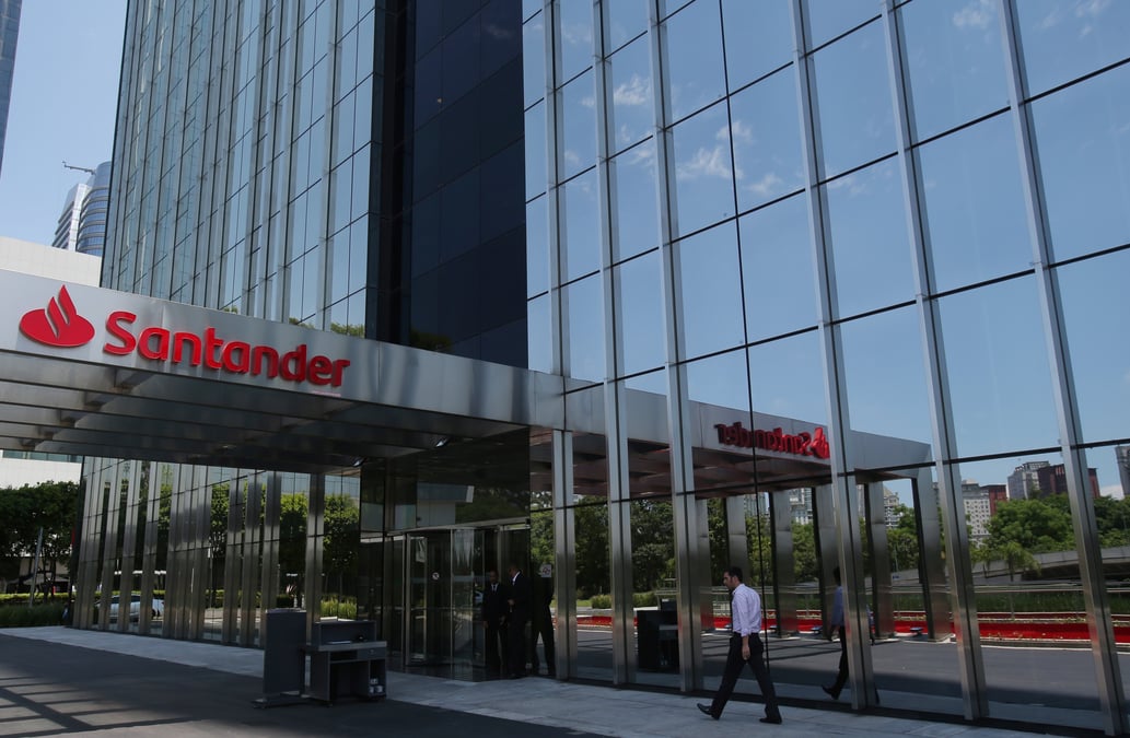 Santander optimiste pour 2020, vise 1 milliard d'euros de reduction de couts en plus
