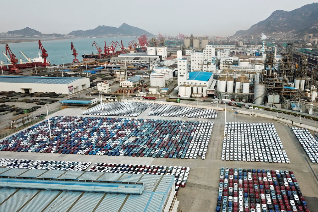 Chine: progression des exportations, les importations a un pic de 4 ans