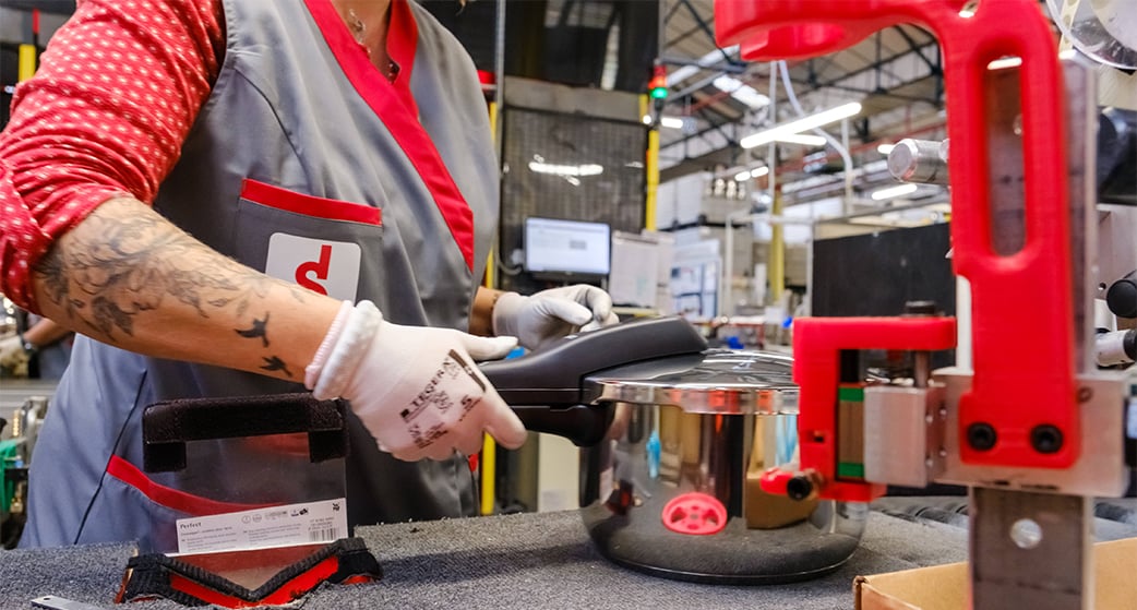 Un fonds d’accélération de 900 millions d’euros pour dynamiser les projets industriels et soutenir les territoires.