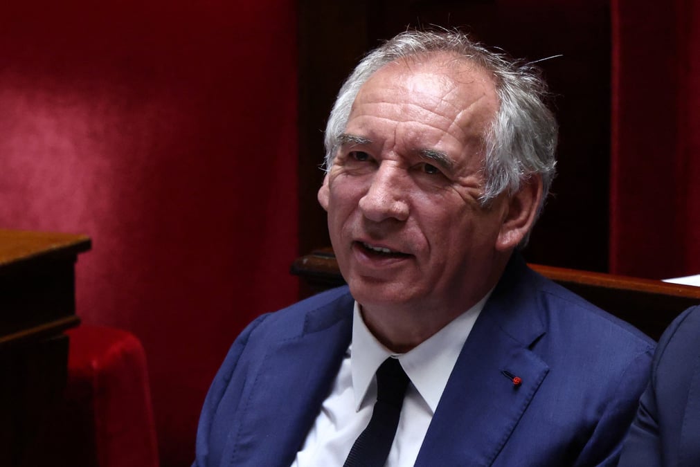 Le chef du gouvernement a balayé les propositions budgétaires du Parti socialiste, qui veut ramener le déficit de 21,7 milliards d'euros en 2026, contre les 44 milliards envisagés par l'exécutif.