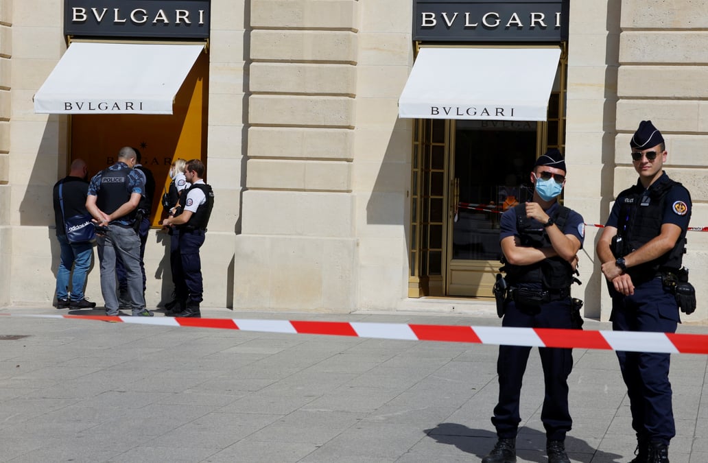 Une bijouterie bulgari braquee a paris, 10 millions d'euros de butin