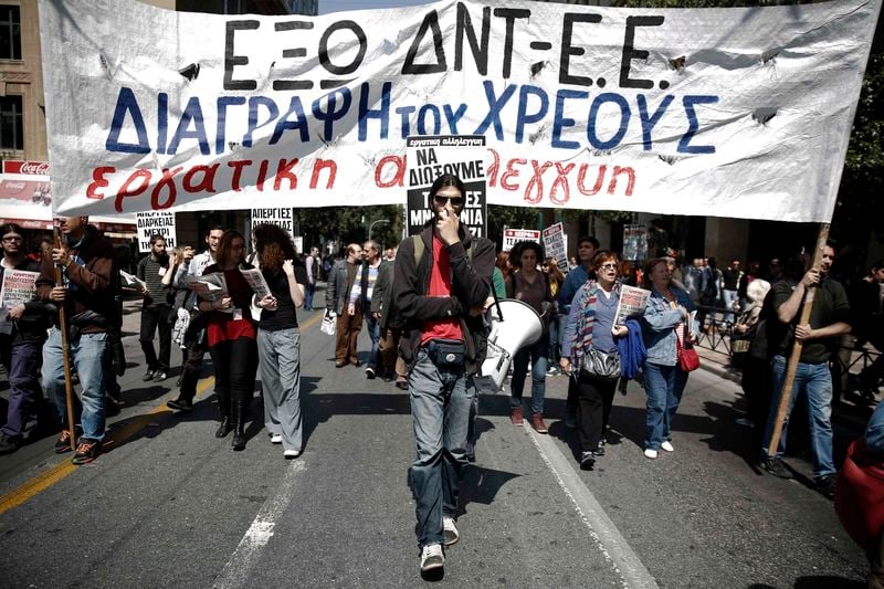 Les Grecs manifestent contre l'austérité avant la venue de Merkel
