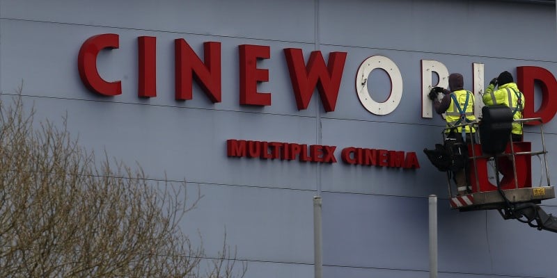 Le britannique cineworld discute fusion avec regal aux etats-unis
