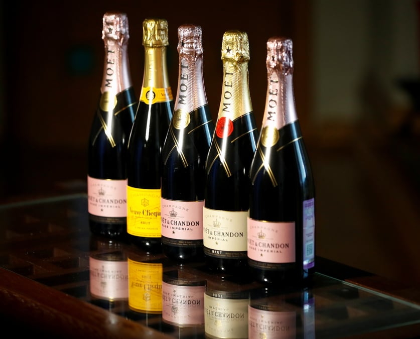 Champagne: la france va agir "dans les jours qui viennent" aupres de la russie, dit le drian
