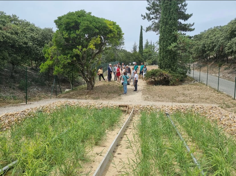 A Saint-Marcel-d'Ardèche, les eaux usées de l'activité touristiques sont filtrées et assainies dans cette nouvelle station, en vue d'être stockées en prévision de la lutte contre les incendies.