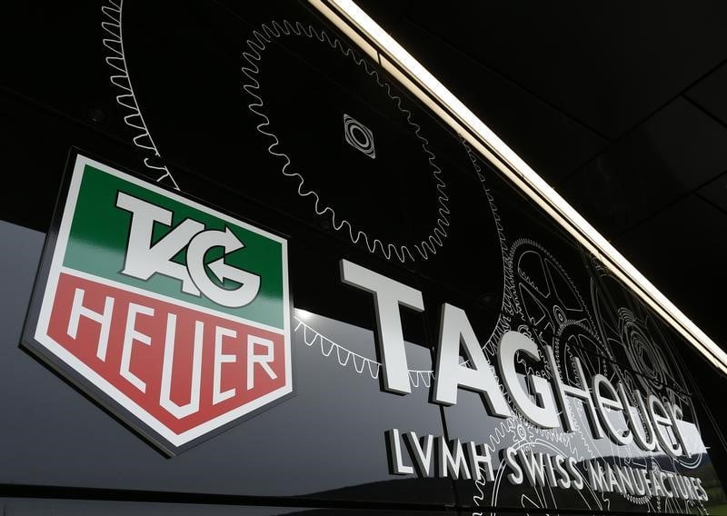 Tag heuer lancera sa "smartwatch" avec google et intel