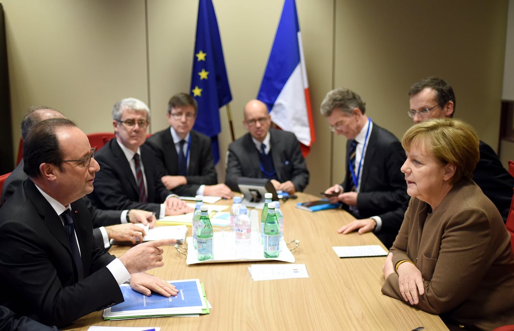 Hollande parle du risque de dislocation de l'europe