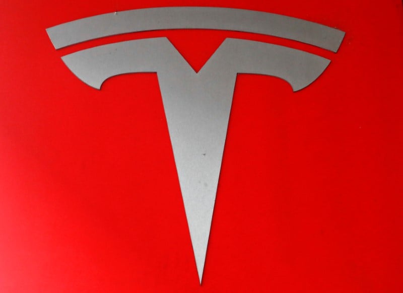 Tesla transige apres une plainte collective contre autopilot