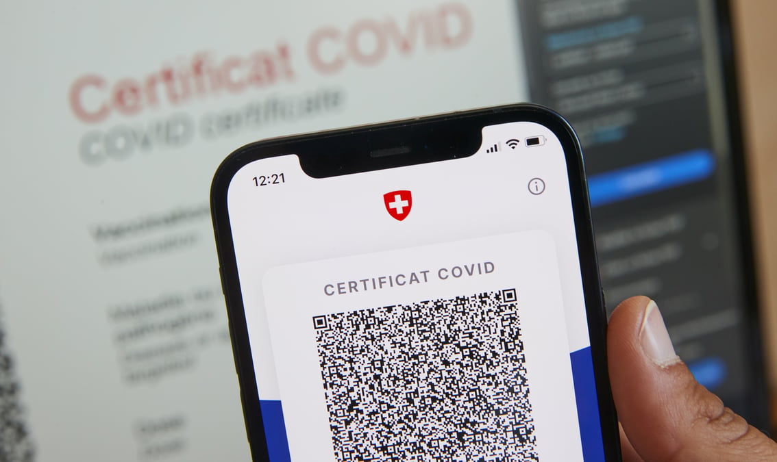 Suisse: faites vacciner un ami contre le covid-19, vous serez recompense