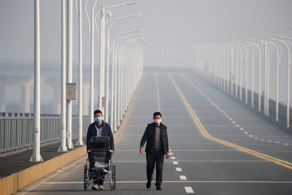 Coronavirus: bilan porte a 213 morts en chine, ou continuent les evacuations