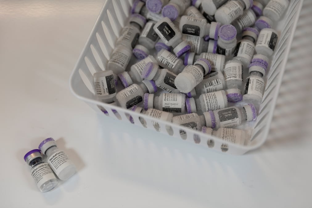 Le japon autorise l'utilisation du vaccin pfizer