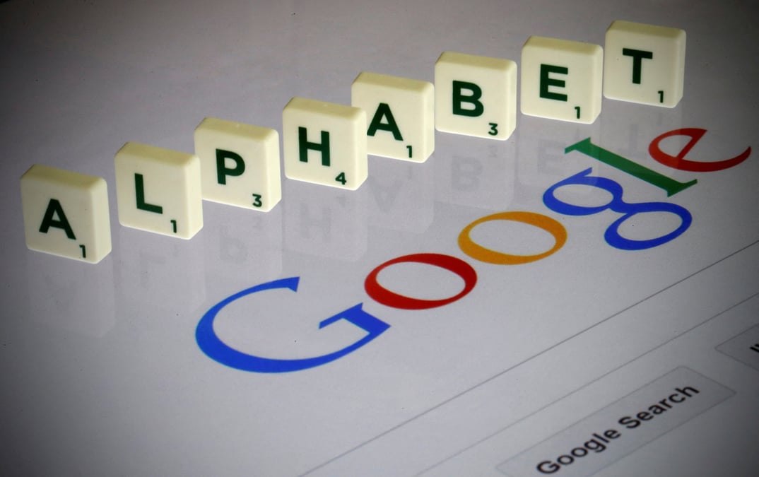 Alphabet publie des ventes inferieures aux attentes, le titre decline