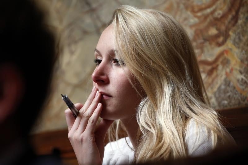 Marion marechal-le pen tente de rassurer eglise et catholiques