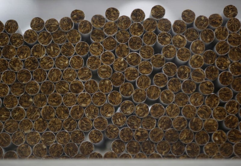 Japan tobacco rachete les activites tabac du bangladais akij