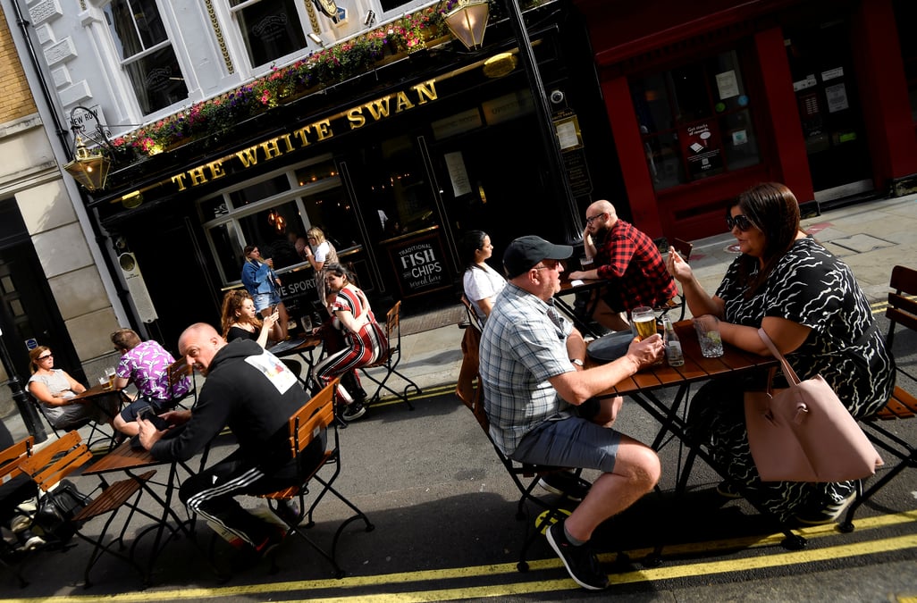 L'angleterre va interdire les rassemblements de plus de six personnes