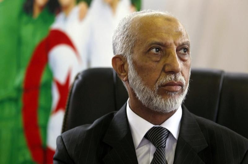 Le président algérien limoge un proche conseiller
