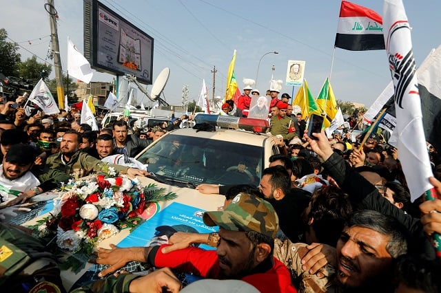 Des milliers de personnes ont participé samedi à Bagdad aux funérailles du général iranien Qassem Soleimani, du chef de milice irakien Abou Mahdi al Mouhandis et des autres victimes de la frappe aérienne lancée par les Etats-Unis dans la nuit de jeudi à vendredi près de la capitale irakienne.