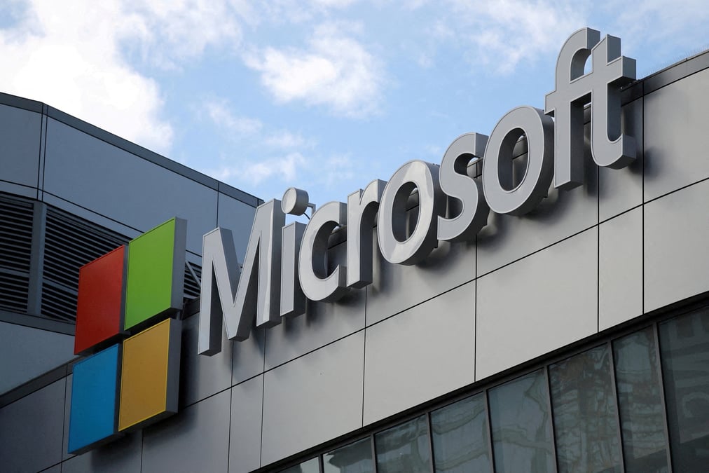 Photo d'archives d'un logo microsoft sur un batiment a los angeles, etats-unis